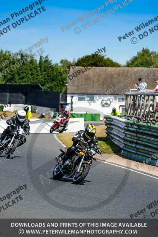 Vintage motorcycle club;eventdigitalimages;mallory park;mallory park trackday photographs;no limits trackdays;peter wileman photography;trackday digital images;trackday photos;vmcc festival 1000 bikes photographs